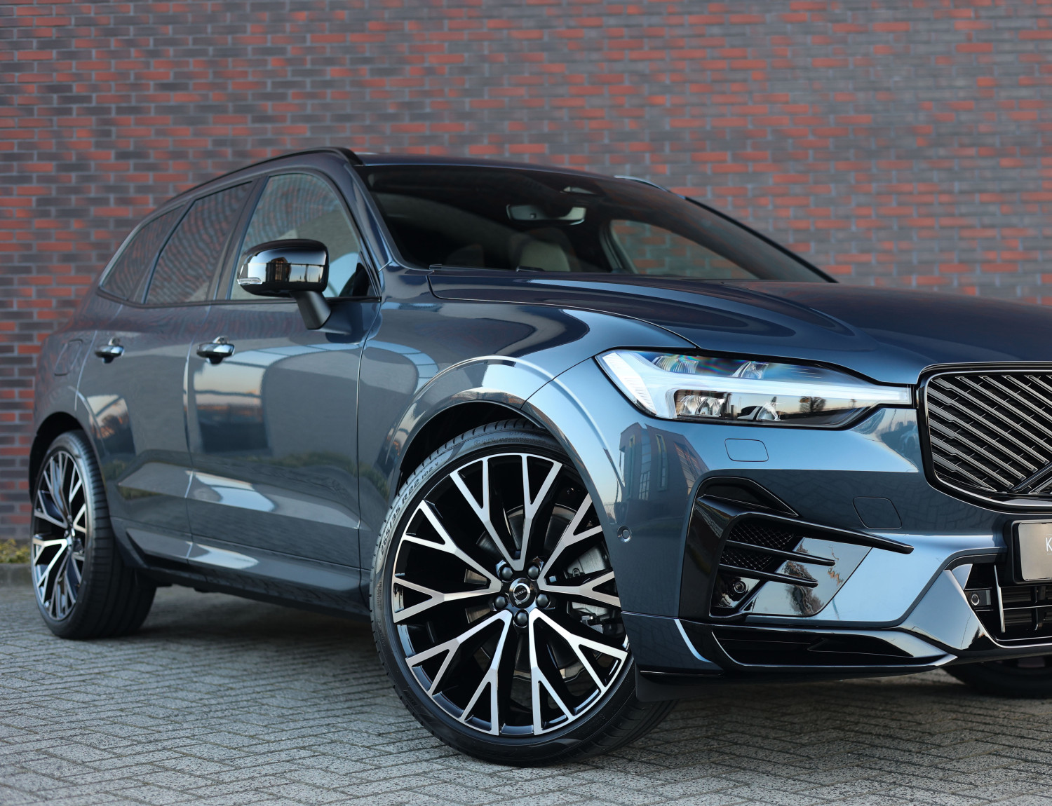 Volvo XC60 T8 AWD Ultra Dark