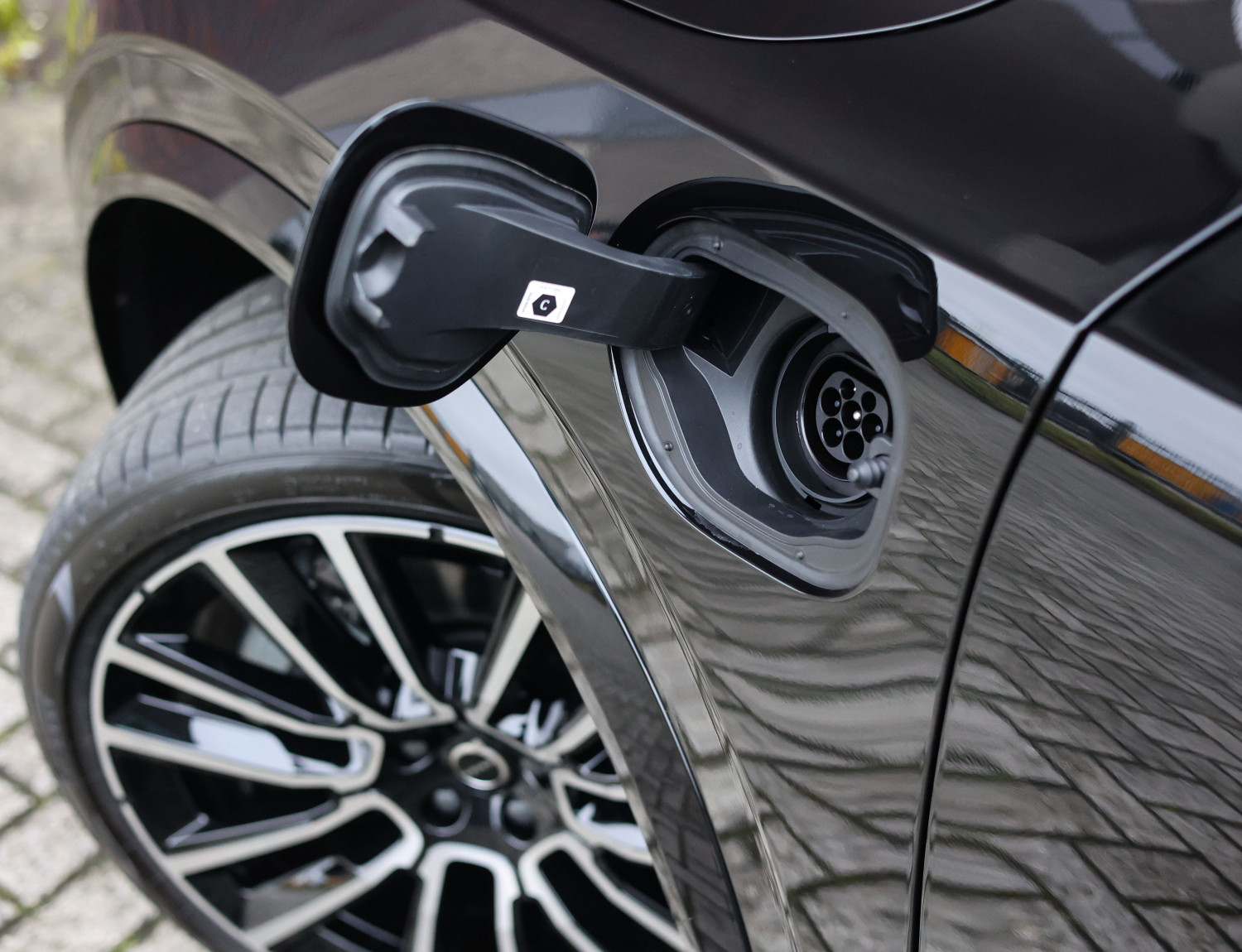 Volvo XC90 T8 AWD Ultra Dark