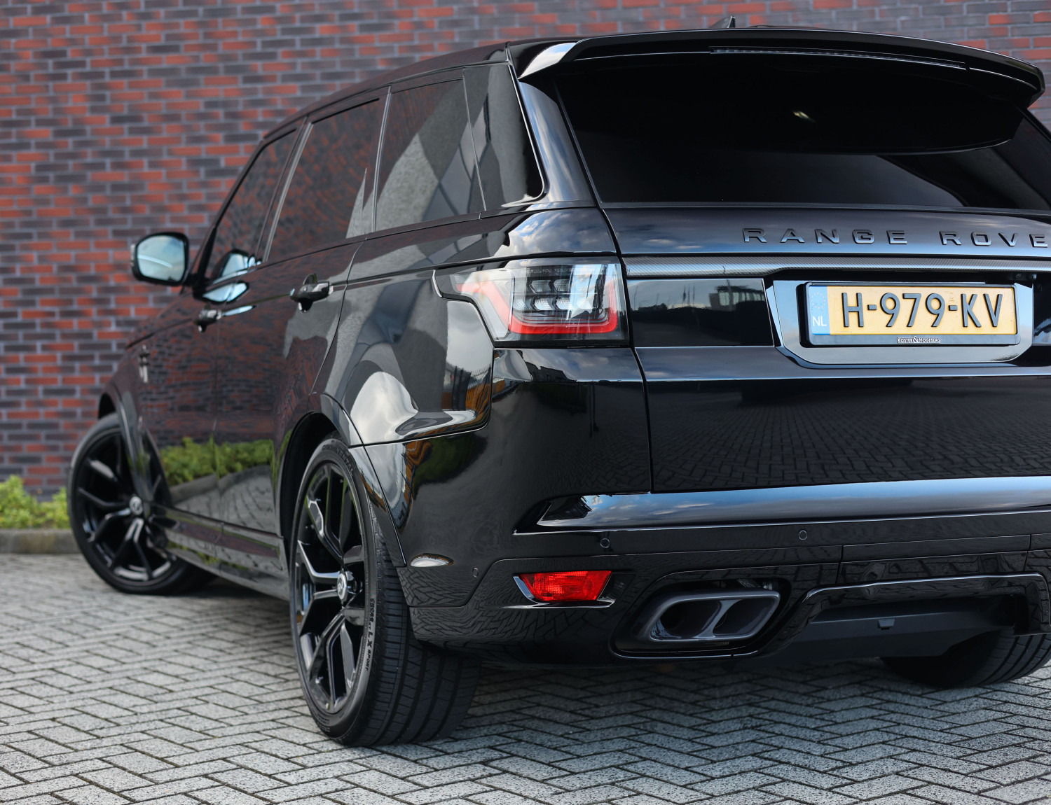 Land Rover Range Rover Sport 5.0 V8 SC SVR Land Rover Range Rover Sport 5.0 V8 SC SVR