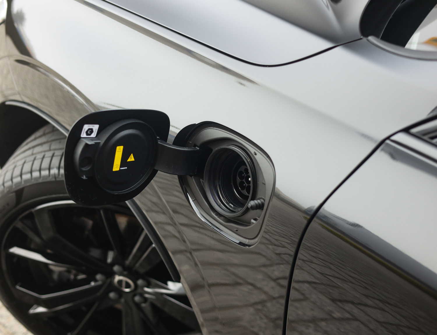 Volvo XC60 T8 AWD Ultra Black Edition