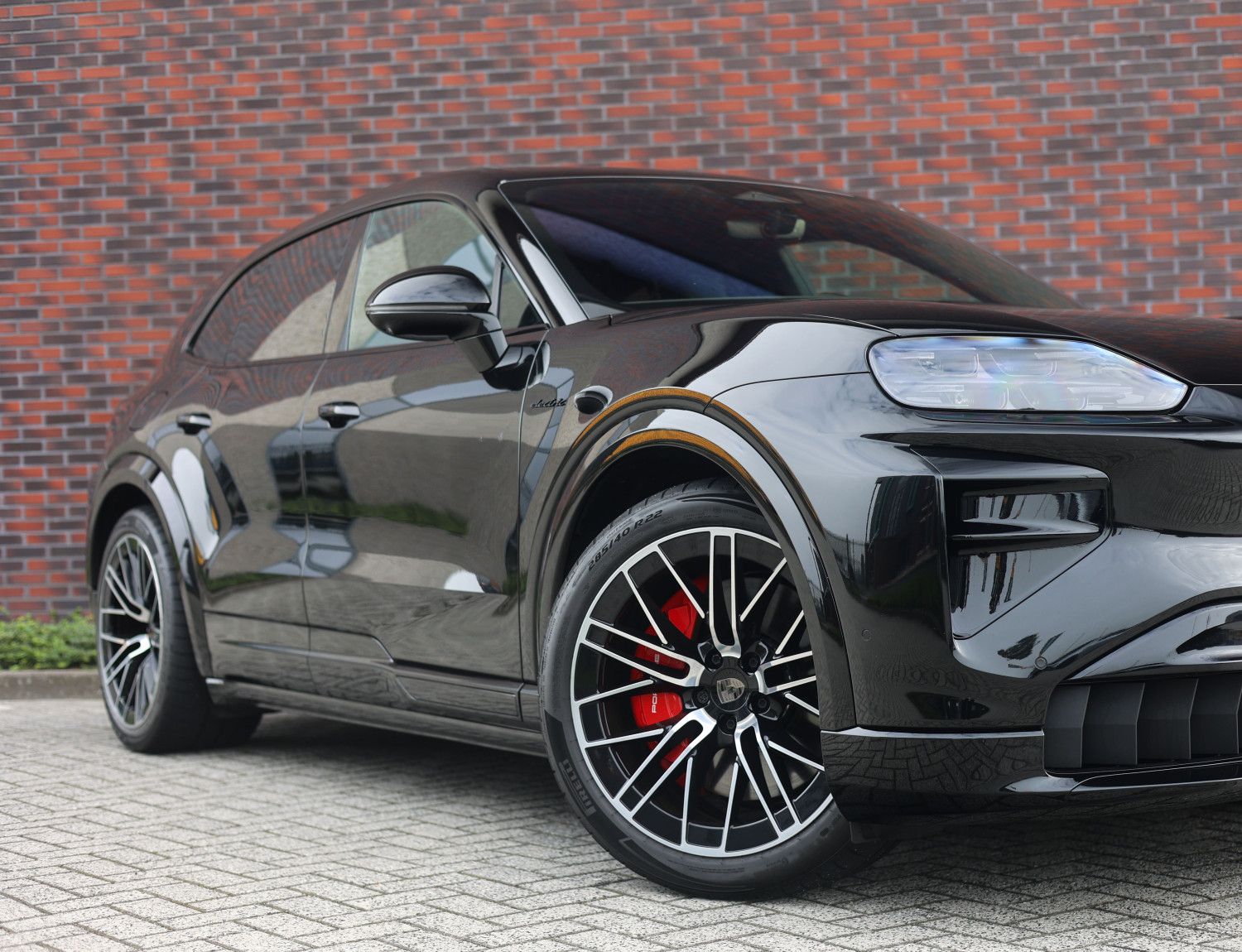 Porsche Cayenne Electric Turbo