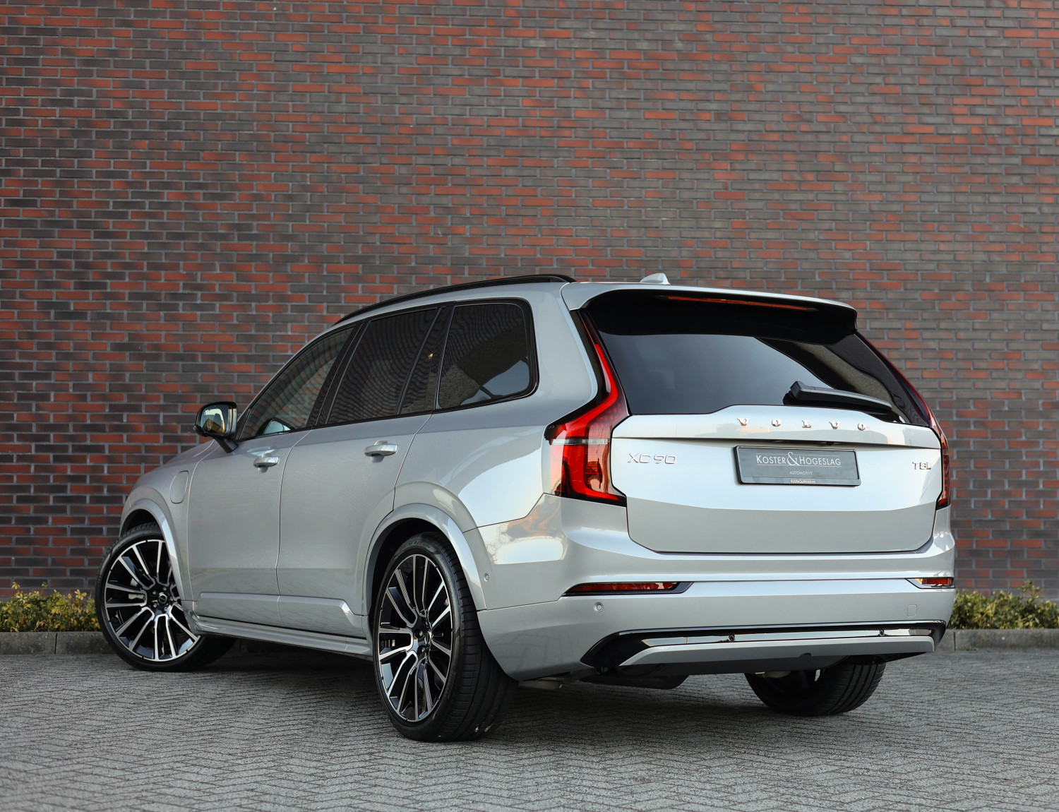 Volvo XC90 2.0 T8 AWD Ultra Dark