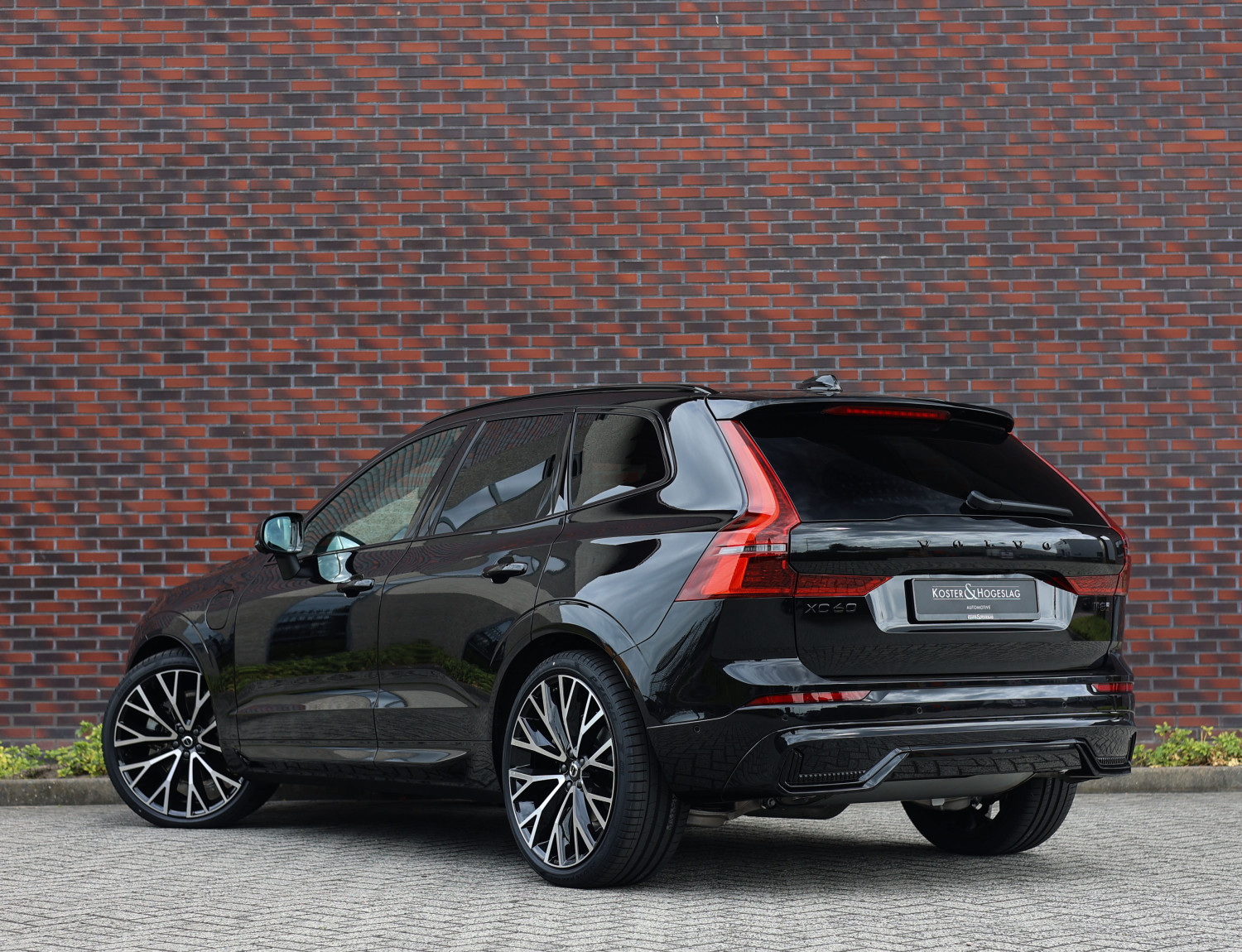 Volvo XC60 T8 AWD Ultra Black Edition