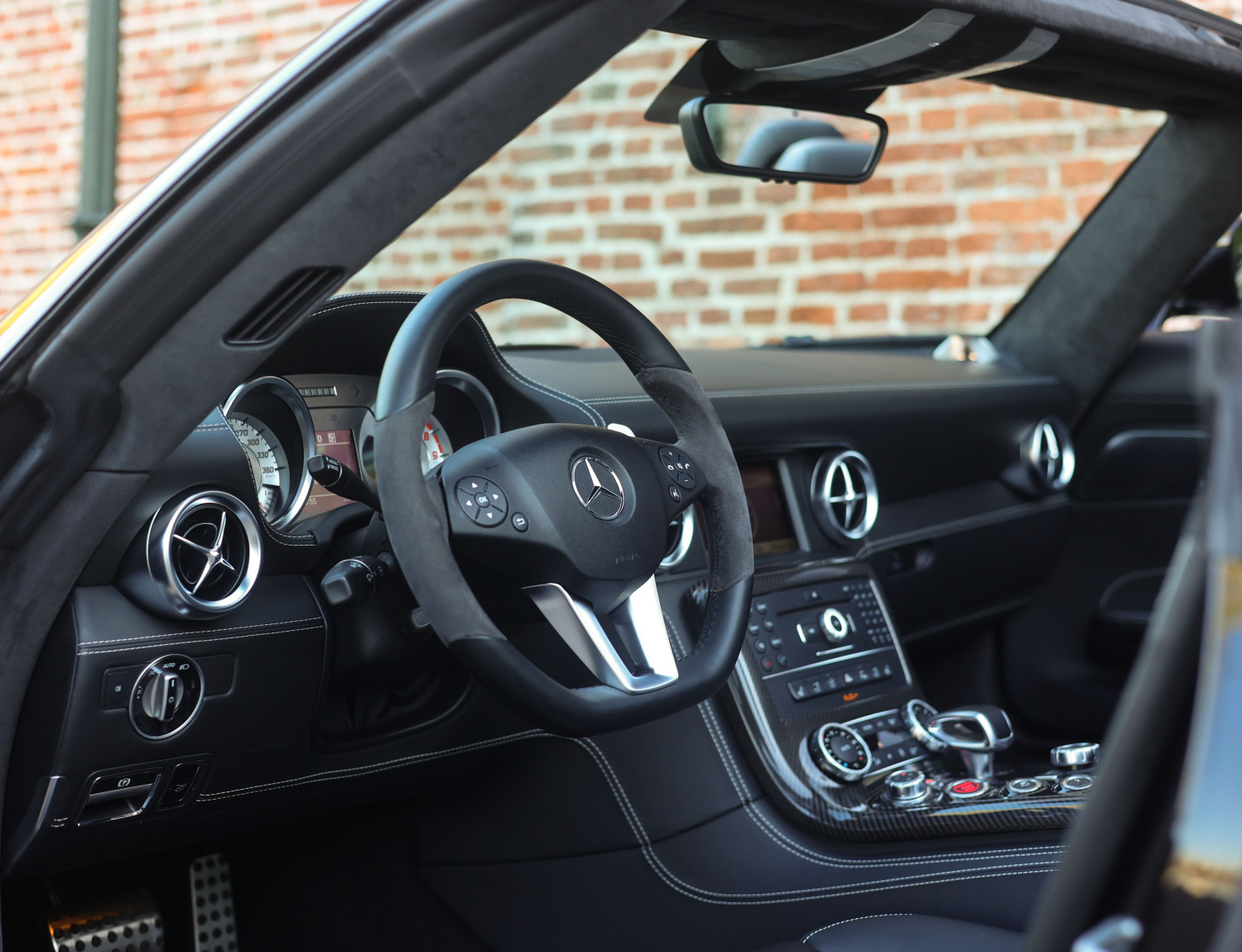 Mercedes-Benz SLS Roadster 6.3 AMG