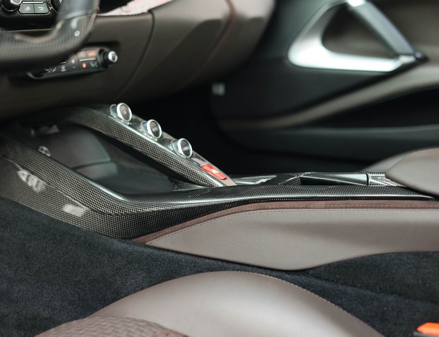 Ferrari 812 6.5 V12 Superfast HELE