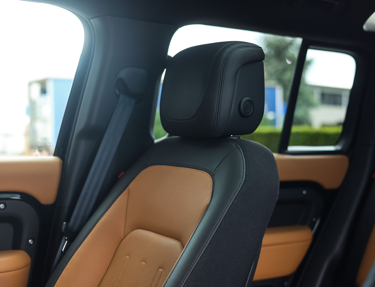 Land Rover Defender P400e X