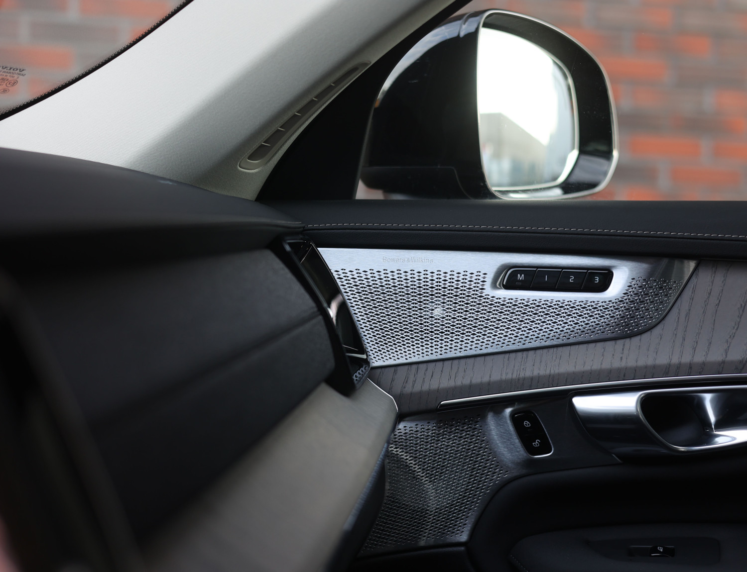 Volvo XC90 T8 AWD Ultra Dark