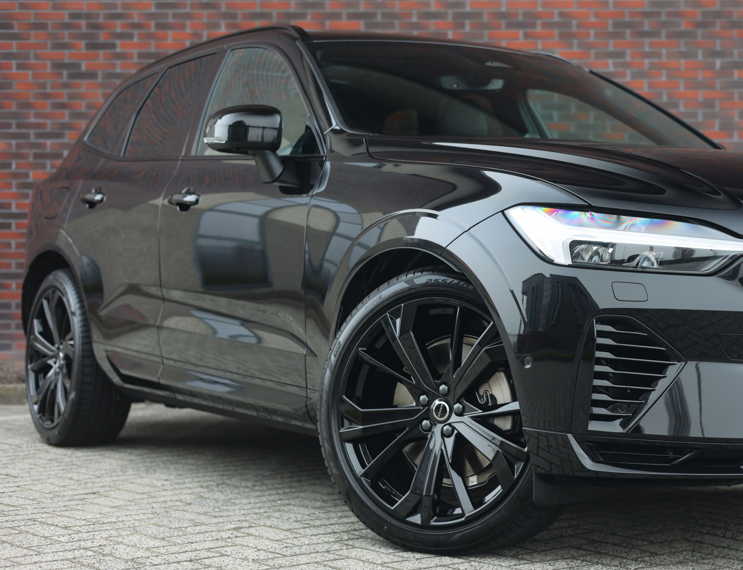 Volvo XC60 T8 AWD Ultra Black Edition