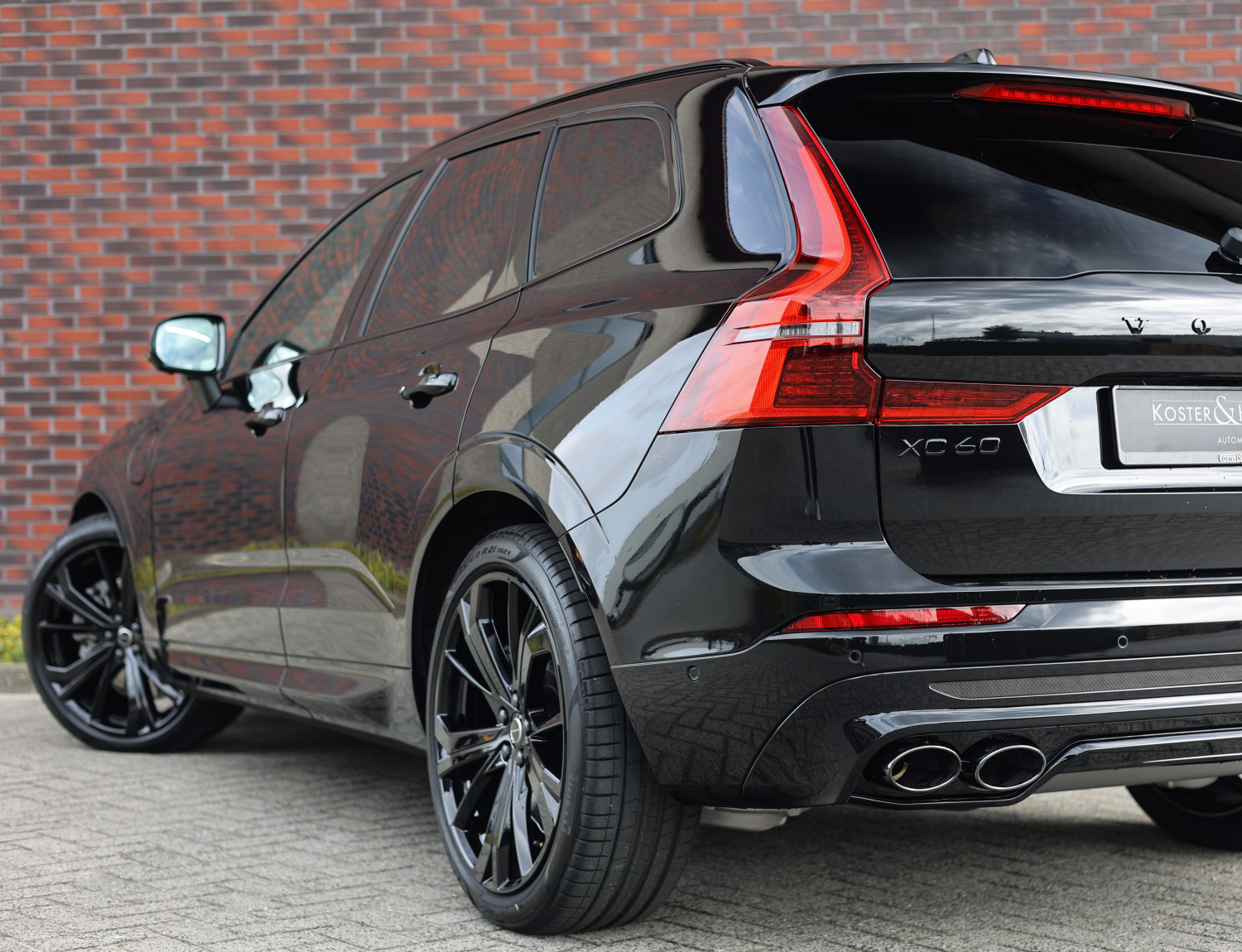 Volvo XC60 T8 AWD Ultra Black Edition