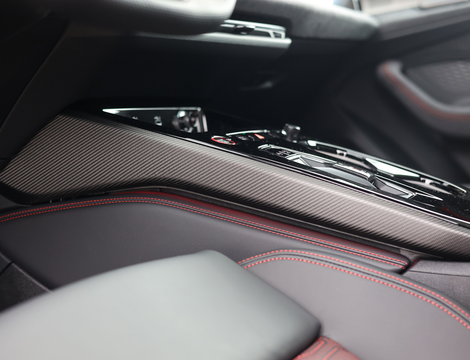 Audi RS5 Avant e-hybrid quattro