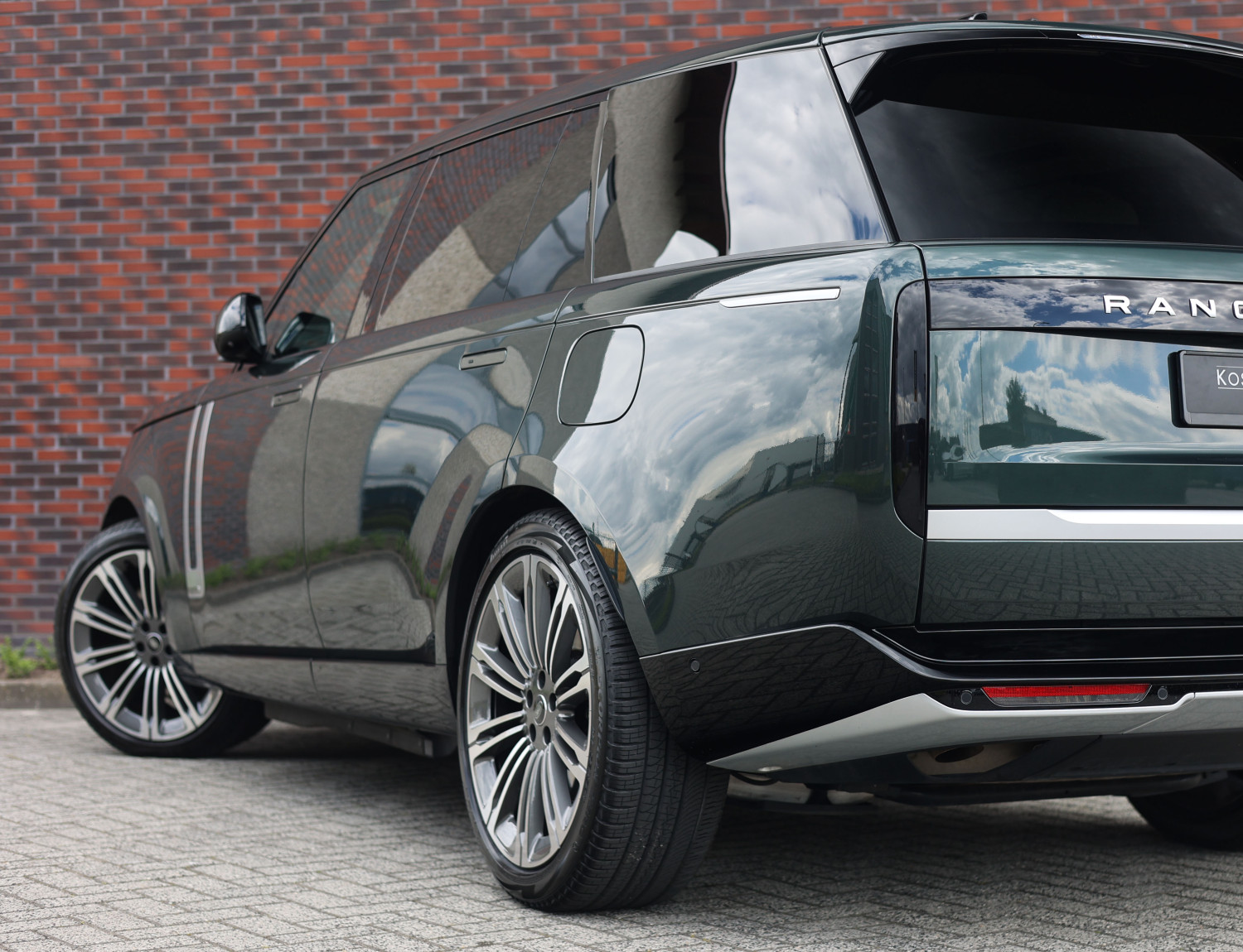 Land Rover Range Rover P460e LWB Autobiography