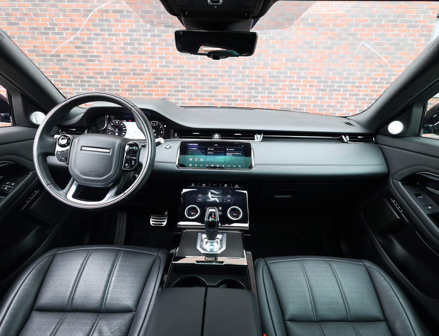 Land Rover Range Rover Evoque P300 AWD R-Dynamic HSE