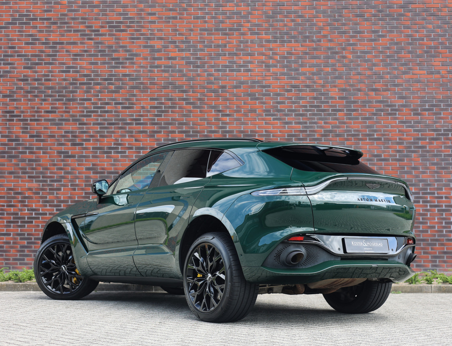 Aston Martin Dbx 4.0 V8