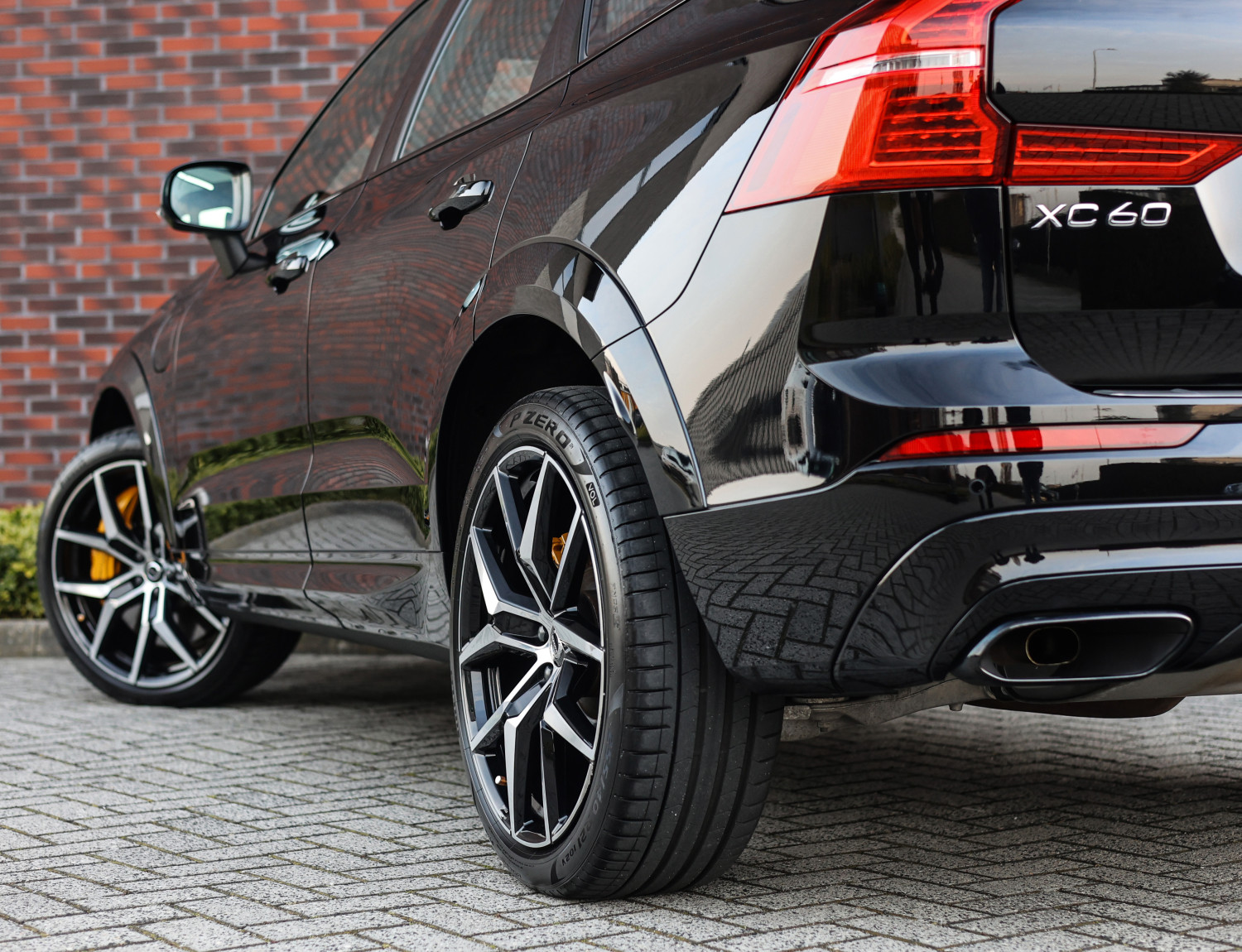Volvo XC60 T8 AWD Polestar Engineered Volvo XC60 T8 AWD Polestar Engineered