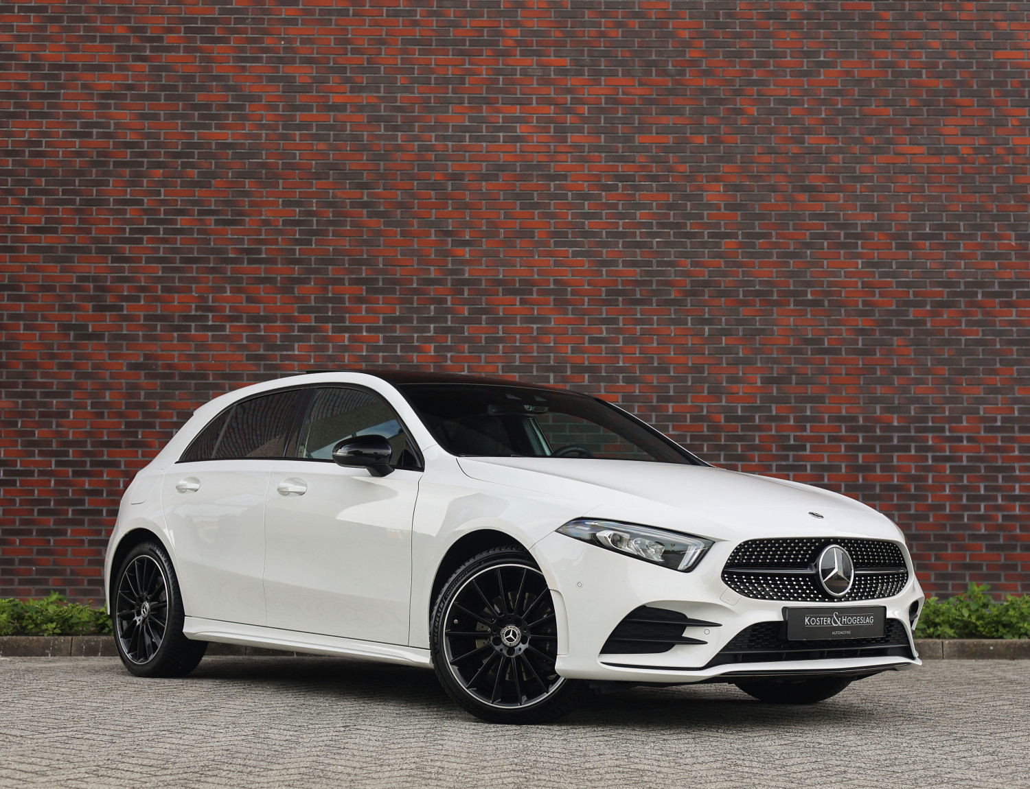 Mercedes-Benz A-Klasse 250 e AMG Line