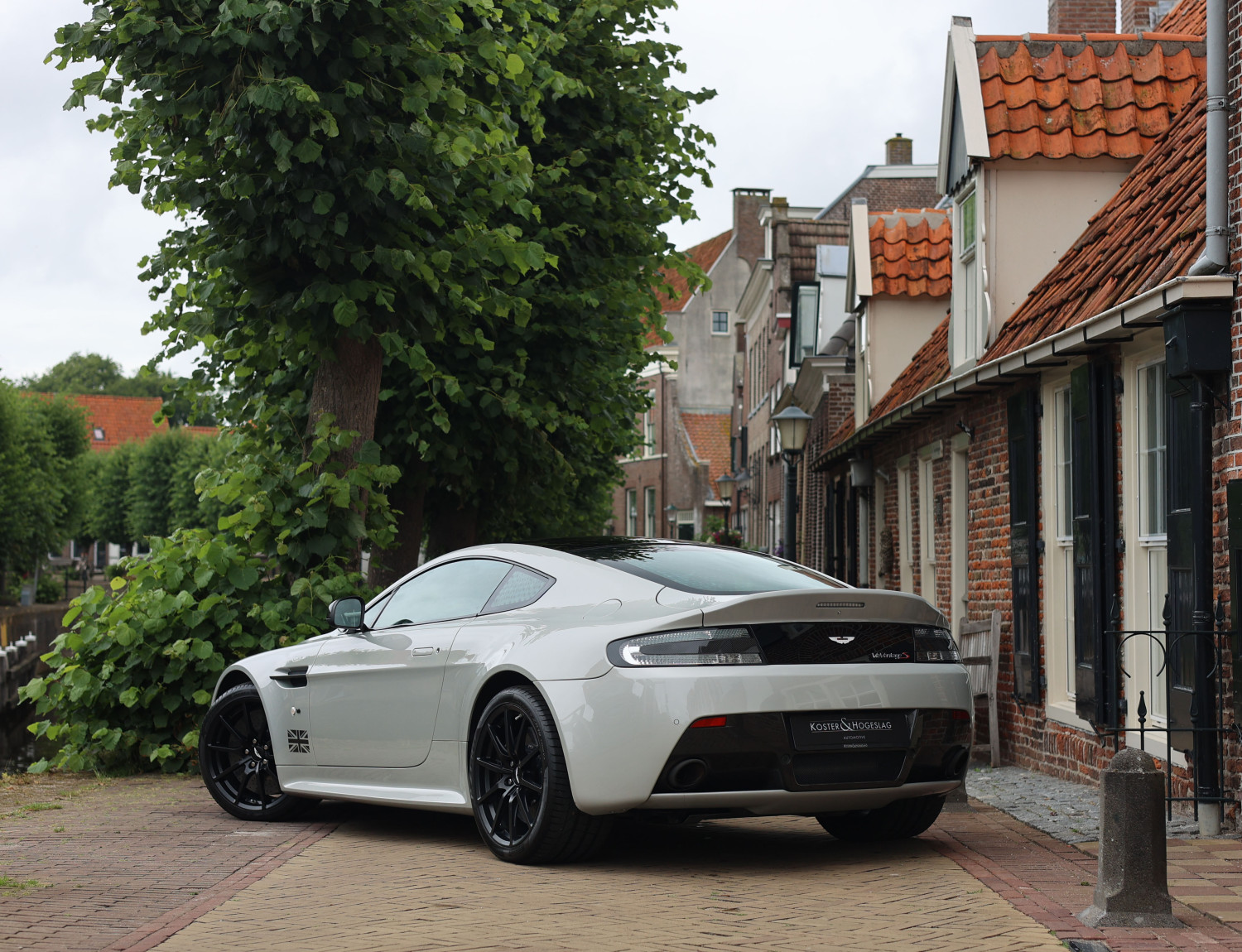 Aston Martin V12 Vantage S Aston Martin V12 Vantage S