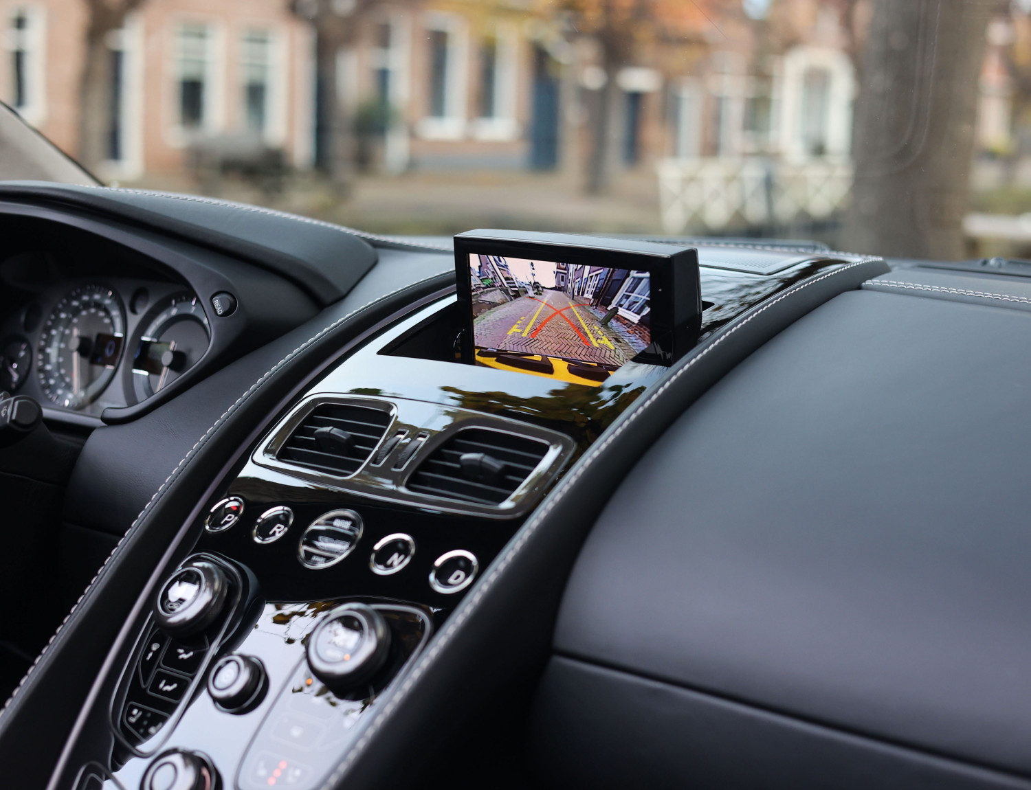 Aston Martin Vanquish Volante 6.0 V12 Touchtronic 2+2