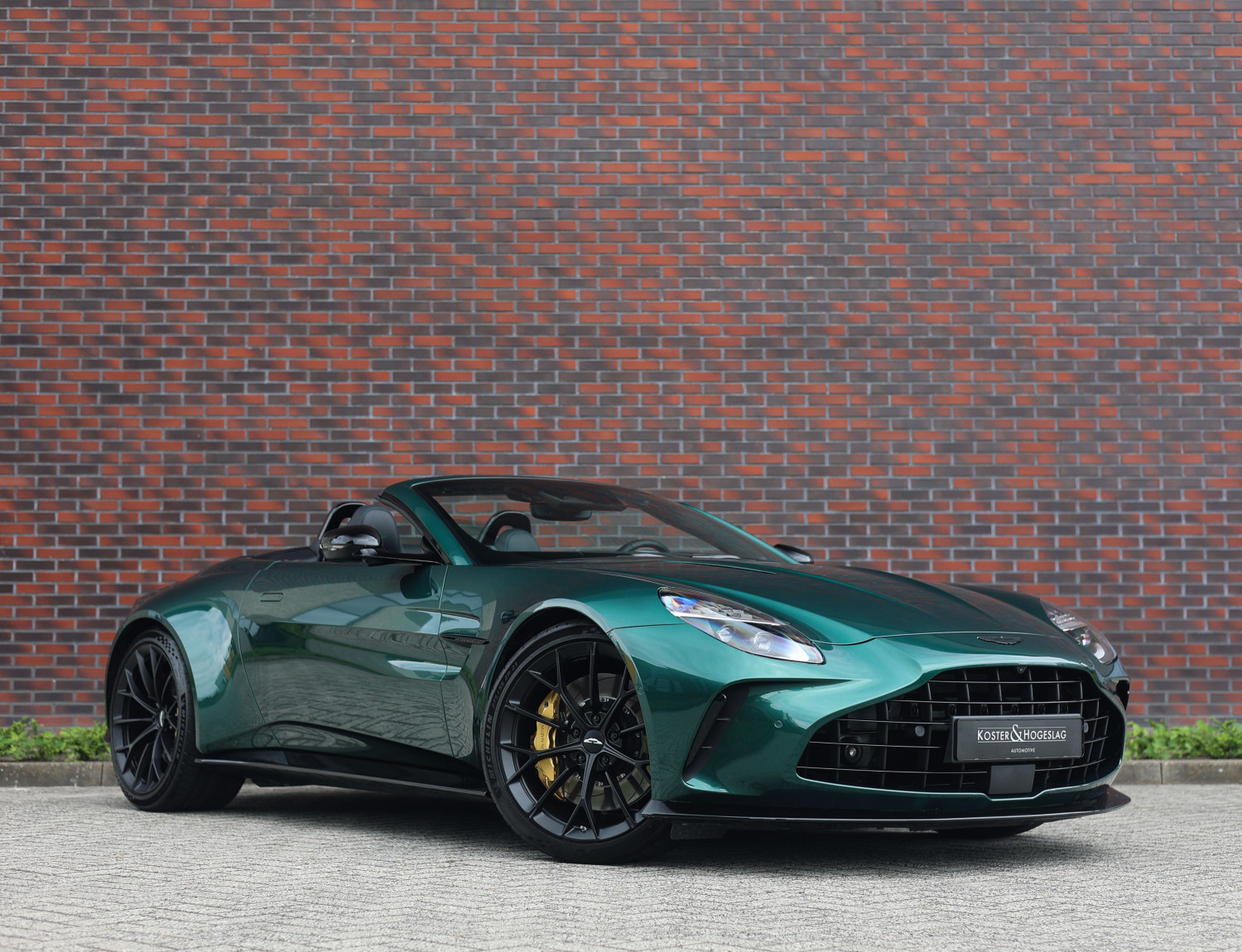 Aston Martin Vantage Roadster 4.0 V8