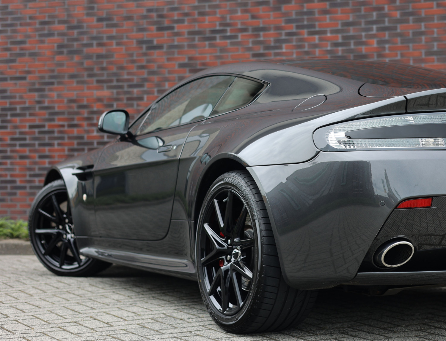 Aston Martin V8 Vantage S 4.7 V8 Sportshift