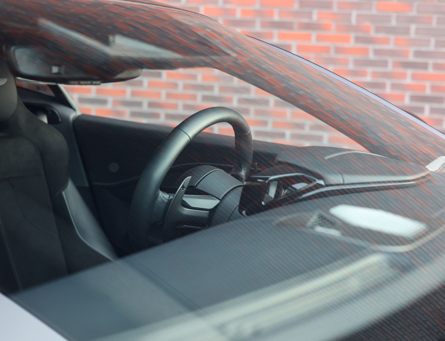 Aston Martin Vantage 4.0 V8