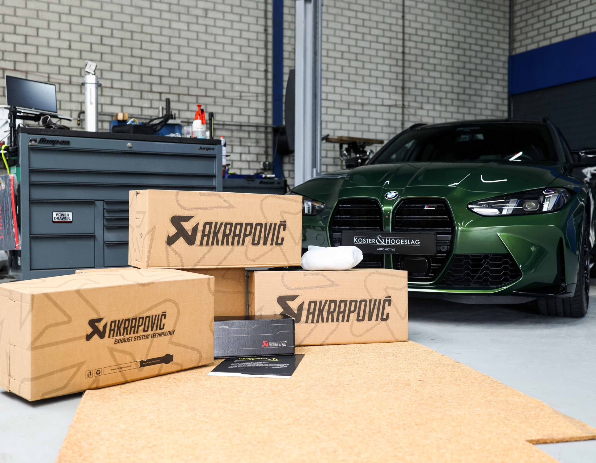 Ultieme beleving: Akrapovič uitlaat voor uw auto