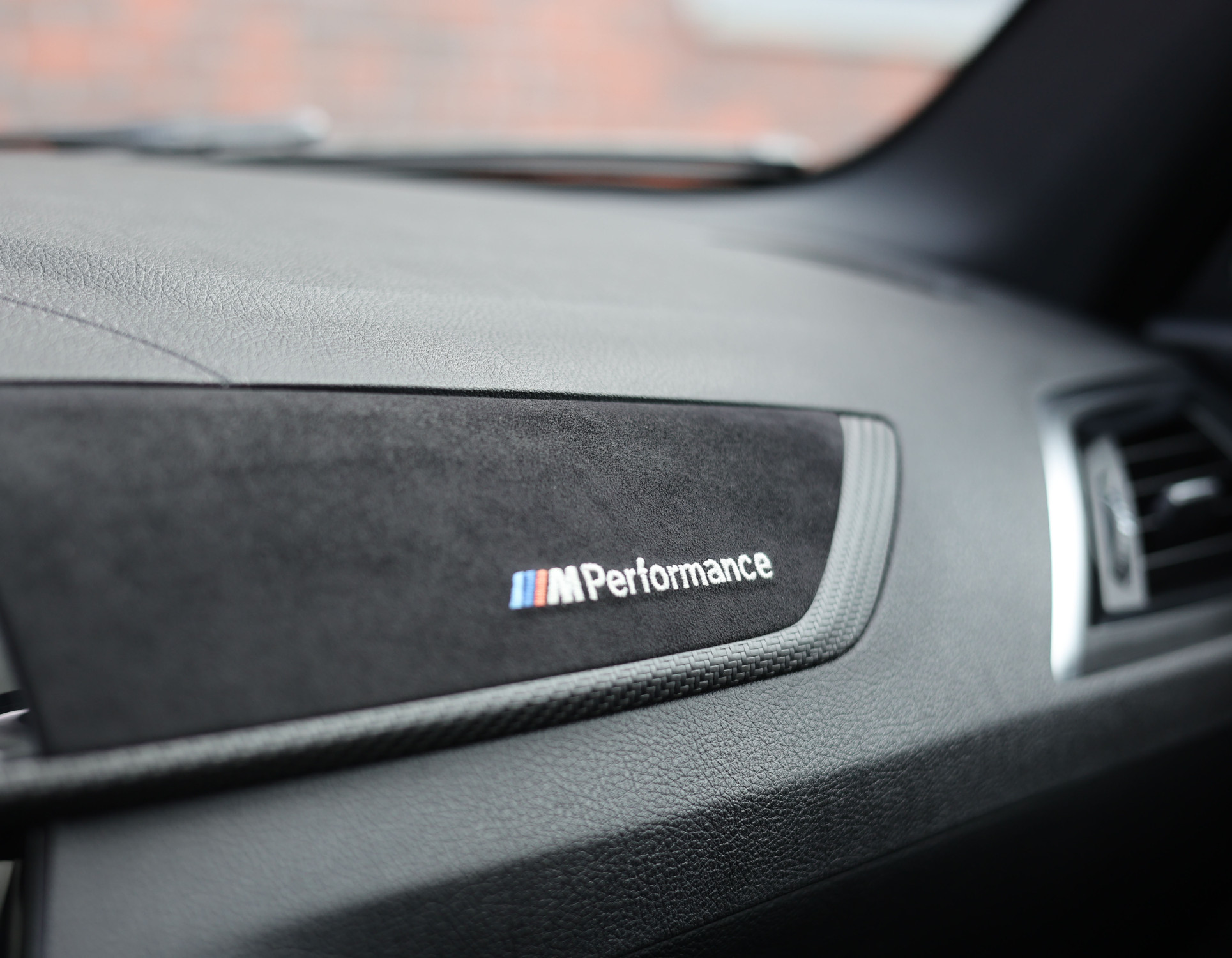 BMW 1-serie M140i Edition Shadow Executive BMW 1-serie M140i Edition Shadow Executive