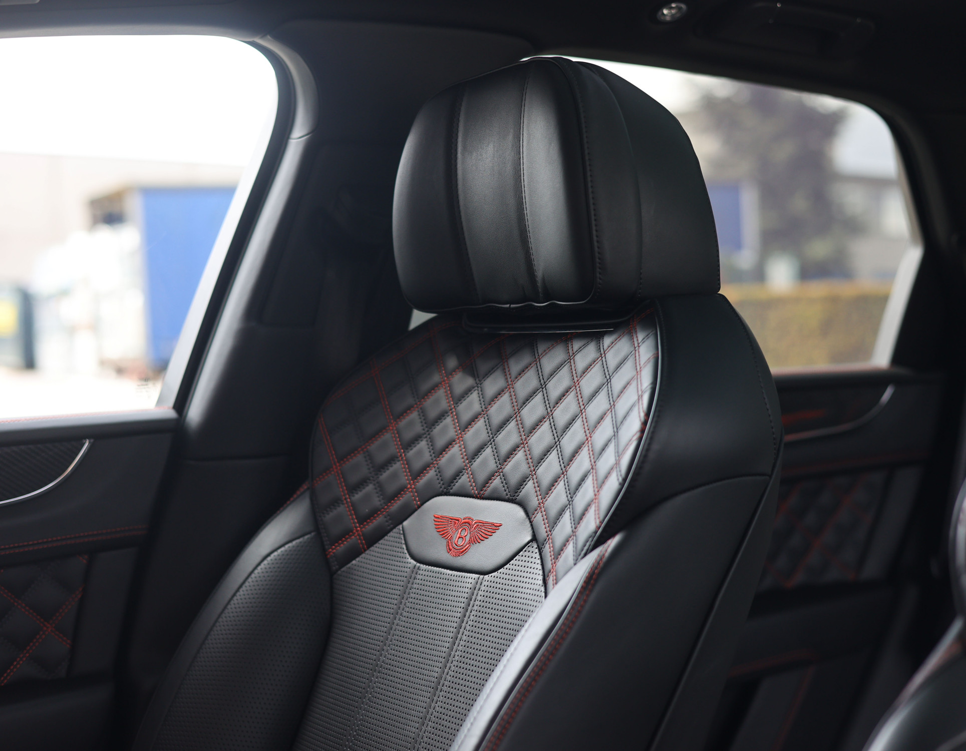 Bentley Bentayga V6 Hybrid