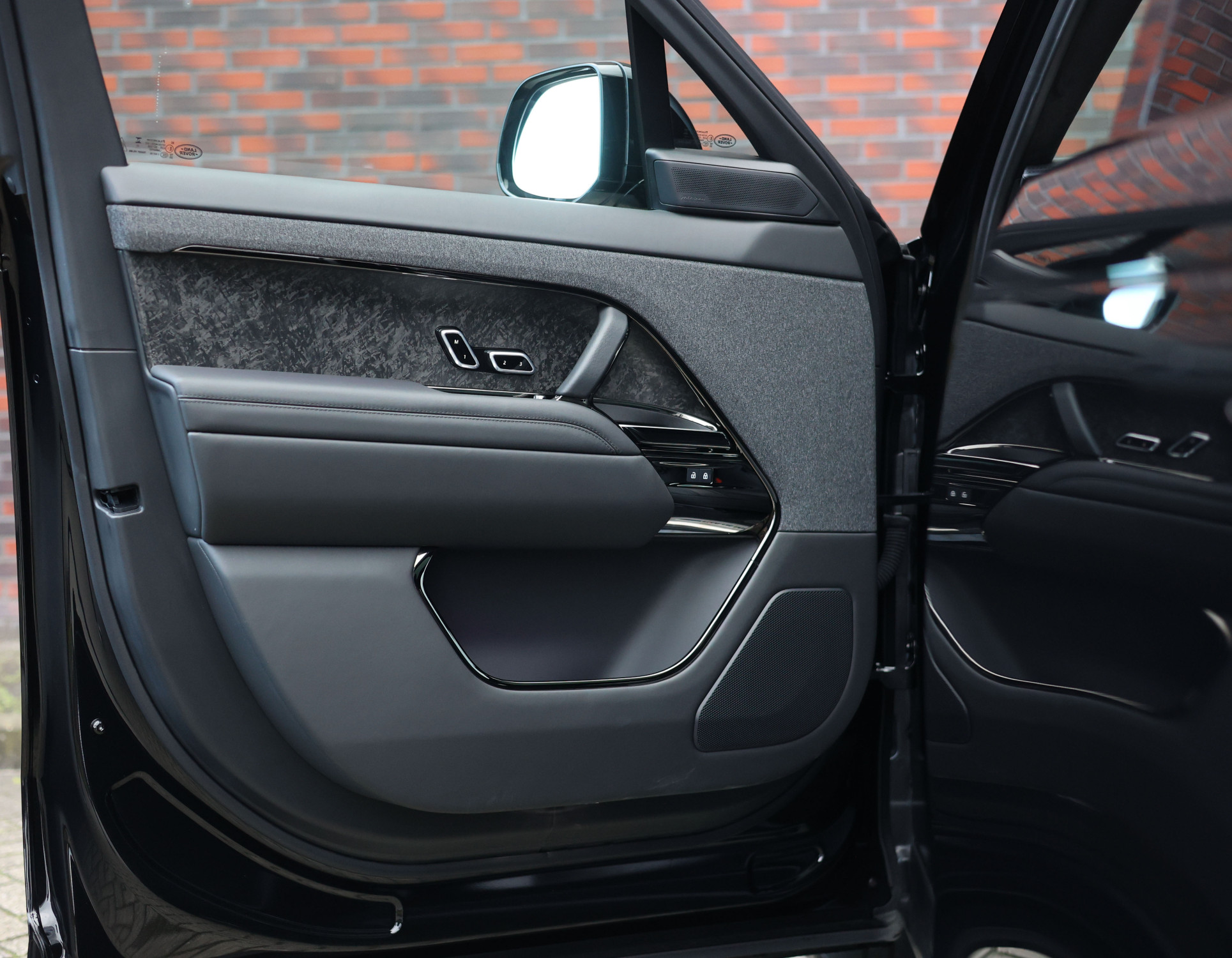 Land Rover Range Rover Sport P550e Autobiography