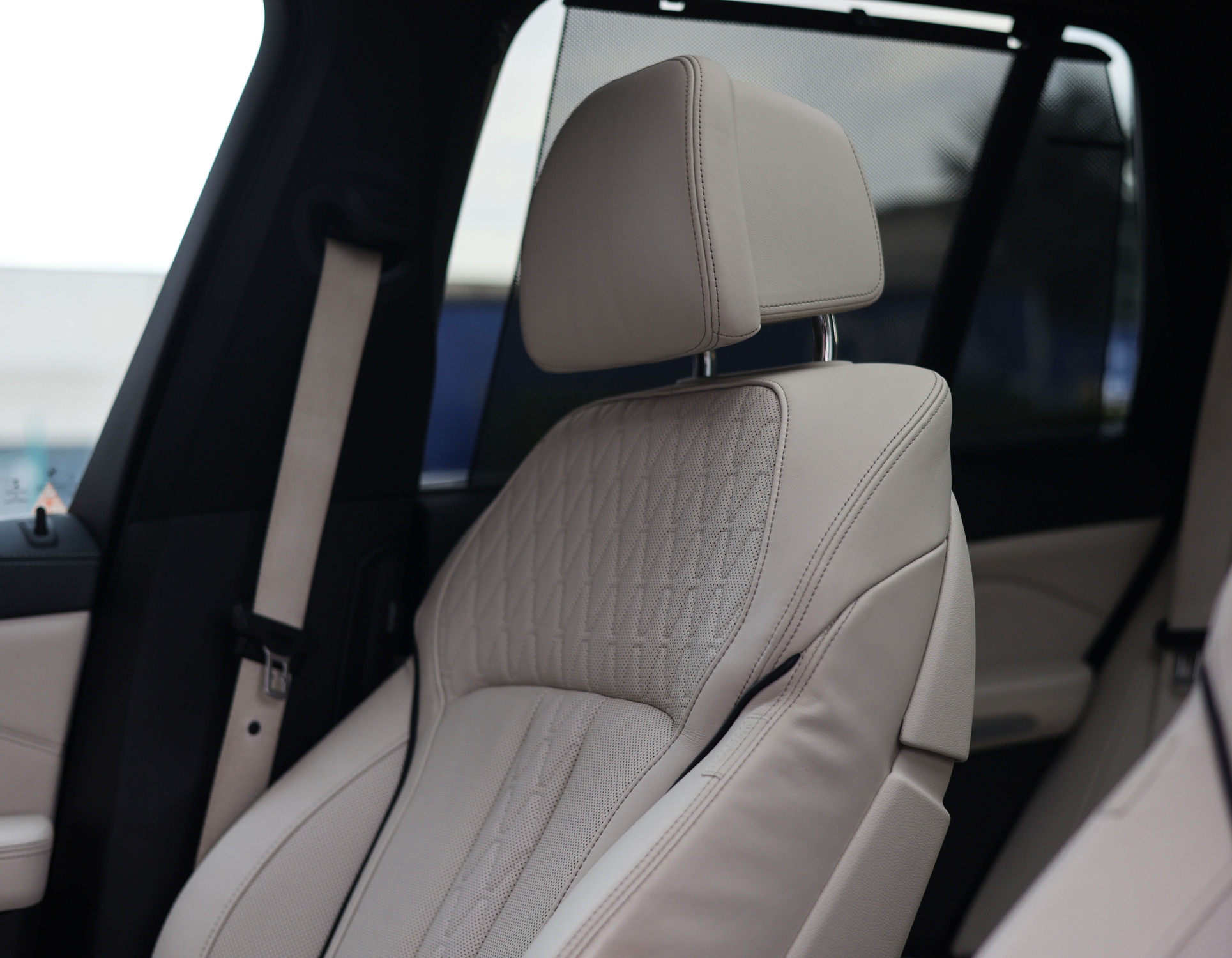 BMW X5 M50i
