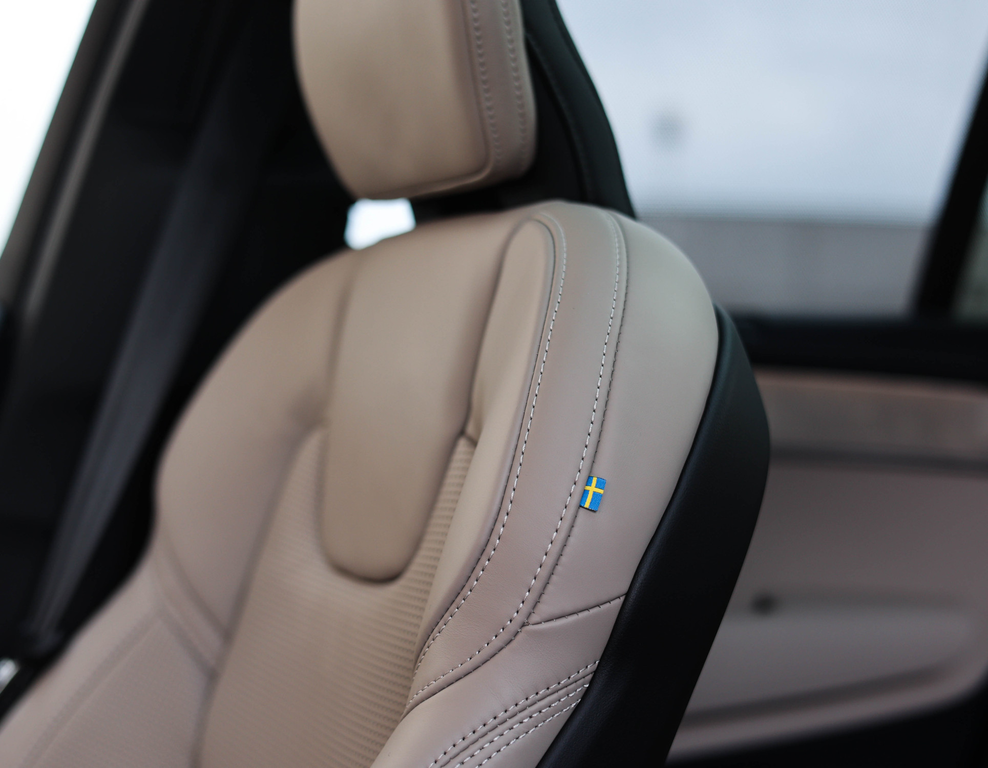 Volvo XC90 T8 AWD Ultra Dark