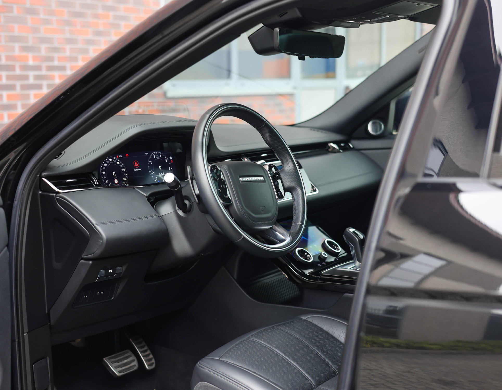 Land Rover Range Rover Evoque P300 AWD R-Dynamic HSE