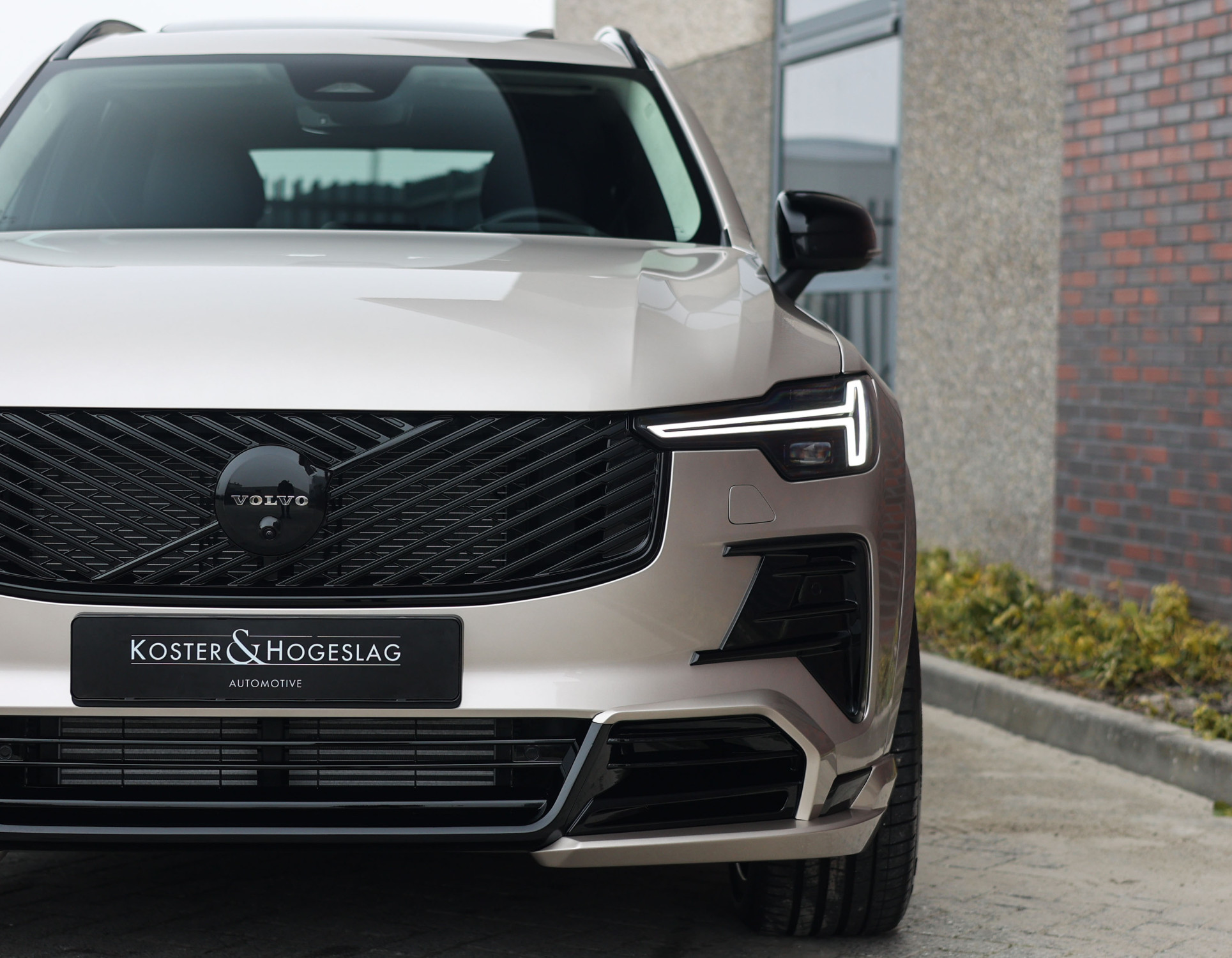 Volvo XC90 T8 AWD Ultra Dark