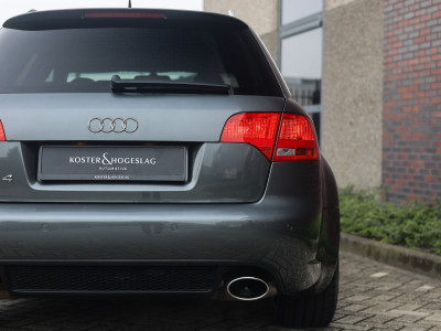 Audi RS4 Avant 4.2 FSI quattro