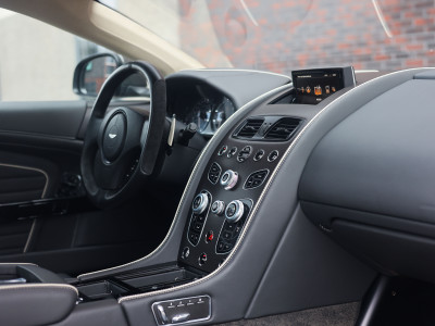Aston Martin DB9 5.9 V12 GT