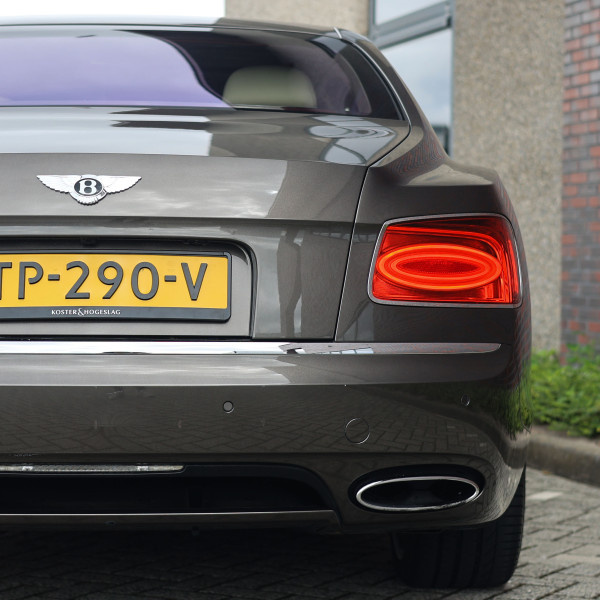 Bentley Flying Spur 6.0 W12