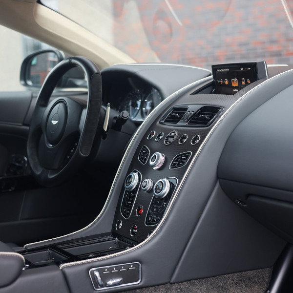 Aston Martin DB9 5.9 V12 GT