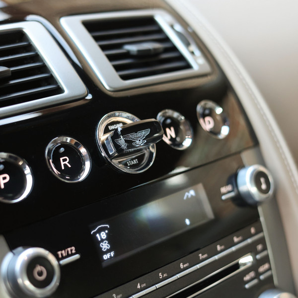 Aston Martin DB9 5.9 V12 Touchtronic