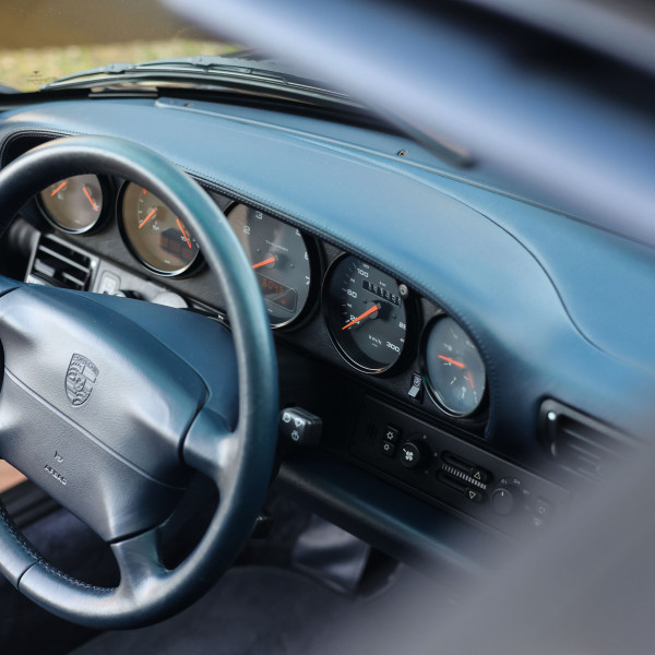 Porsche 911 3.6 Carrera 4