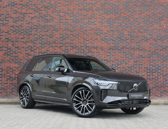 Volvo XC90 T8 AWD Ultra Dark