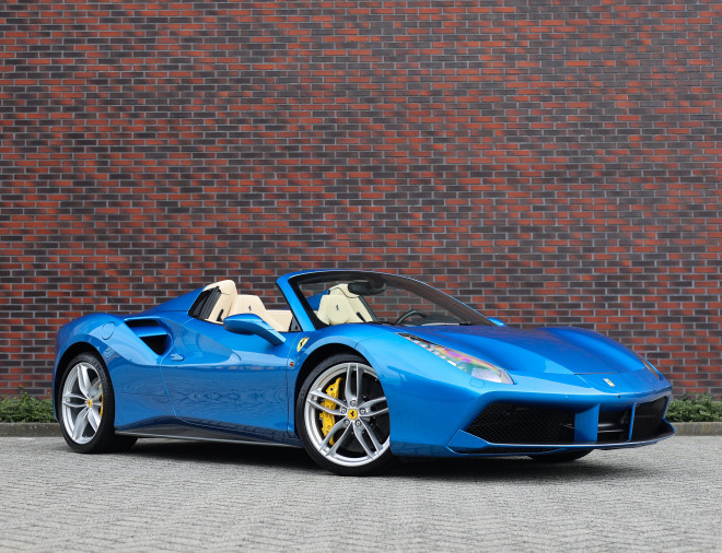 Ferrari 488 3.9 Spider HELE