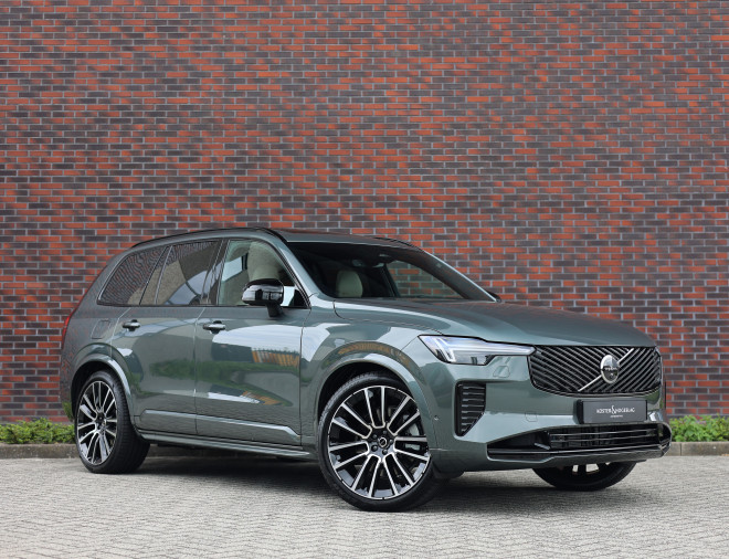 Volvo XC90 T8 AWD Ultra Dark