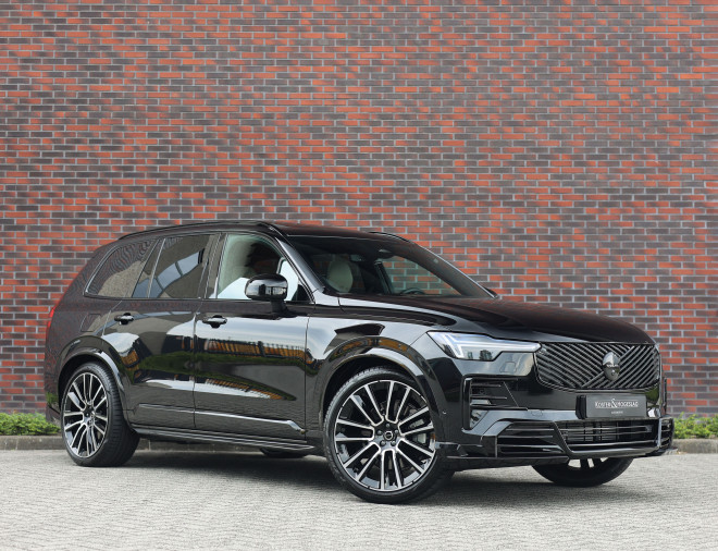 Volvo XC90 T8 AWD Ultra Dark