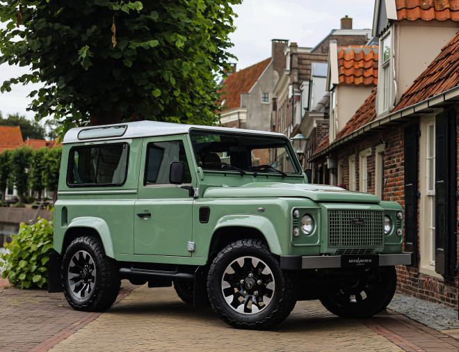 Land Rover Defender 90 Heritage Edition