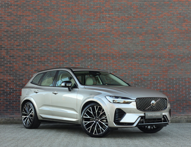 Volvo XC60 T8 AWD Ultra Dark