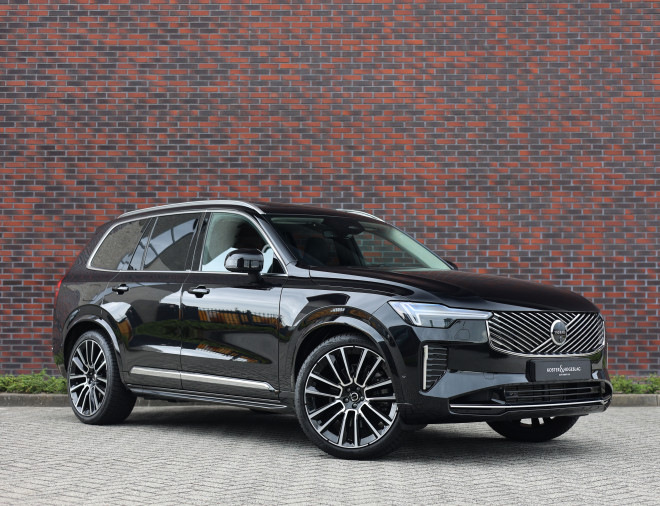 Volvo XC90 T8 AWD Ultra Bright