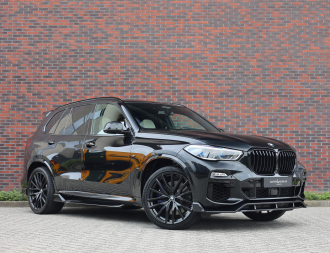 BMW X5 M50i