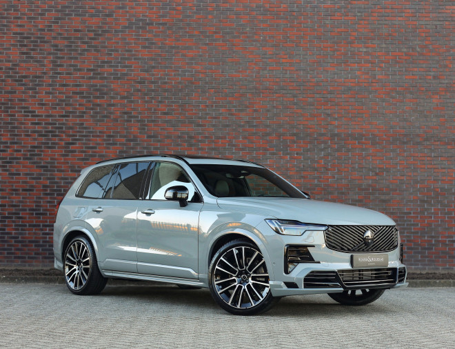 Volvo XC90 T8 AWD Ultra Dark