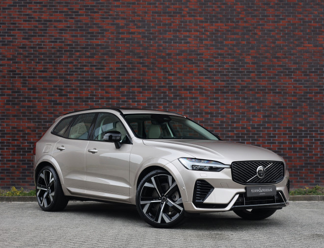 Volvo XC60 T8 AWD Ultra Dark