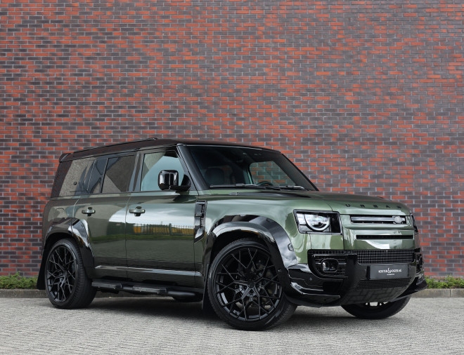 Land Rover Defender 110 P300e X-Dynamic SE