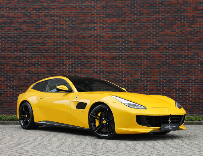 Ferrari GTC4Lusso 6.3 V12